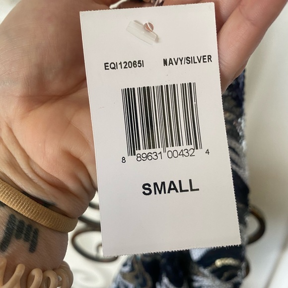 Macy’s scalloped mini dress - Picture 2 of 3